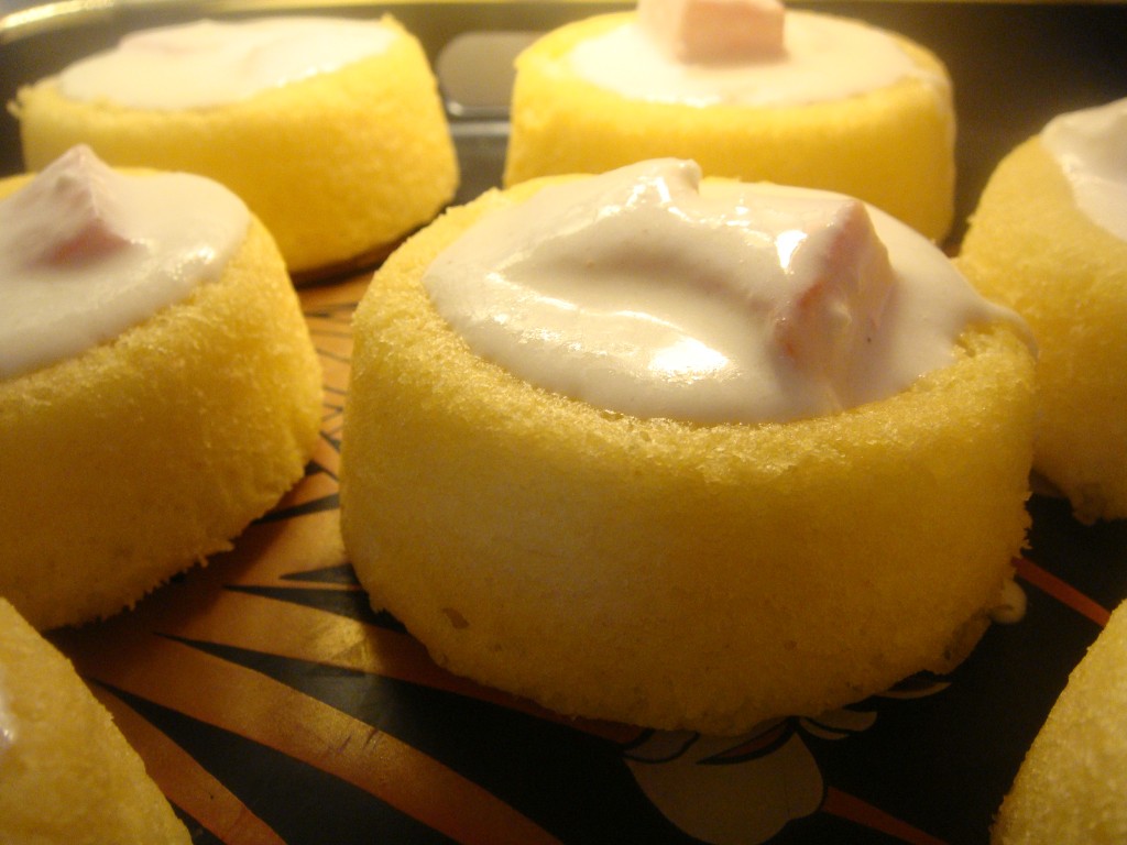 Dessert Shells with pineapple cream