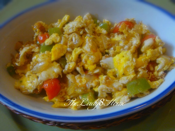 Eggs with sweet green peppers